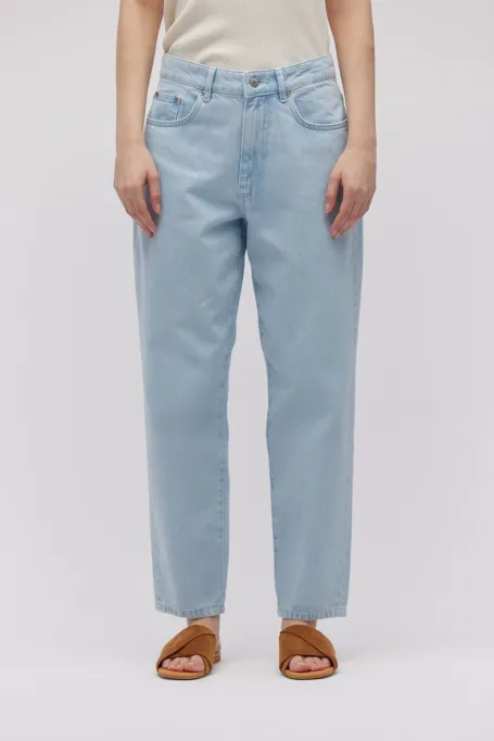 Blugi albaștri barrel