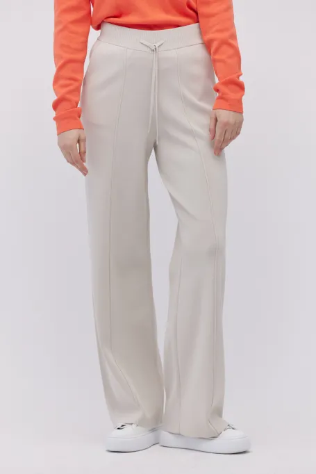 Pantaloni cu picior larg