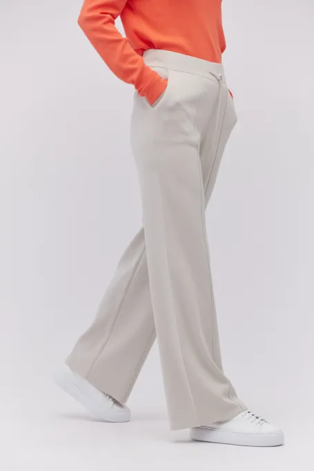 Pantaloni cu picior larg