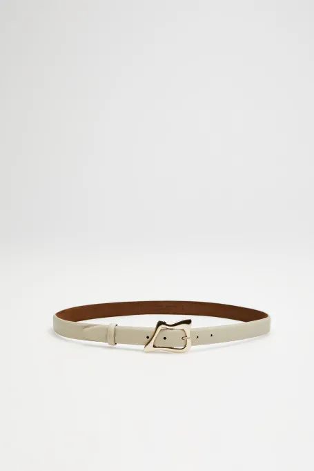 Curea bej din piele cu cataramă decorativă