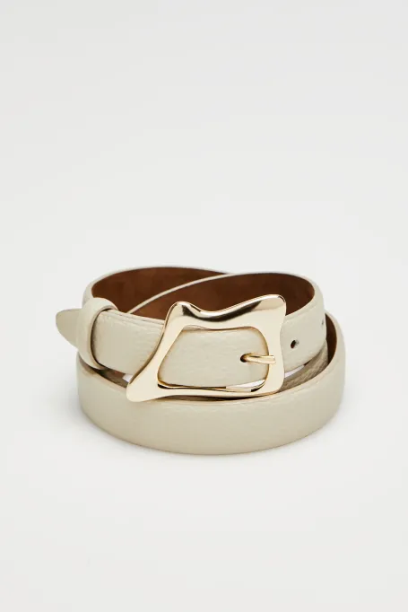 Curea bej din piele cu cataramă decorativă