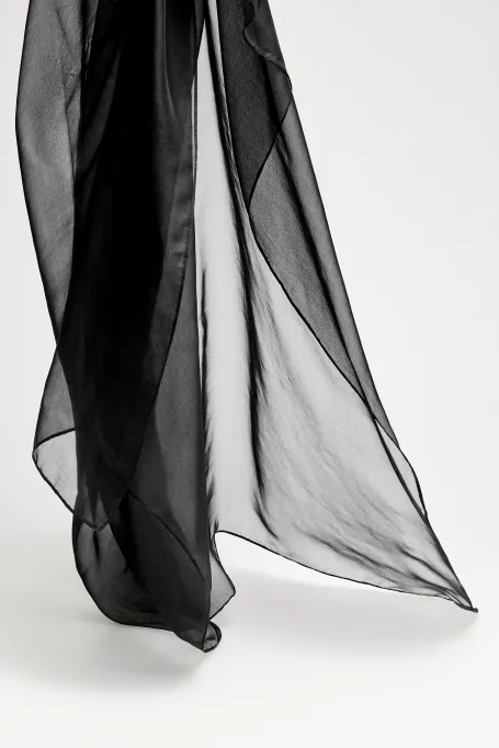 Eșarfă de mătase neagră