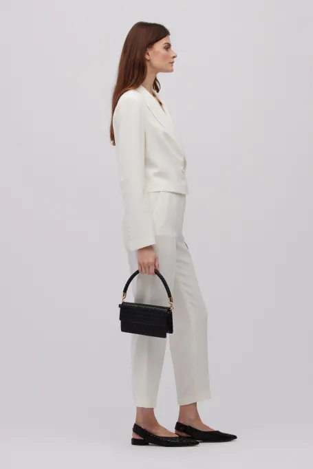 Jacheta de costum scurt crem