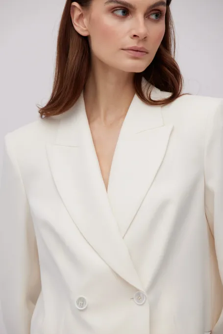 Jacheta de costum scurt crem