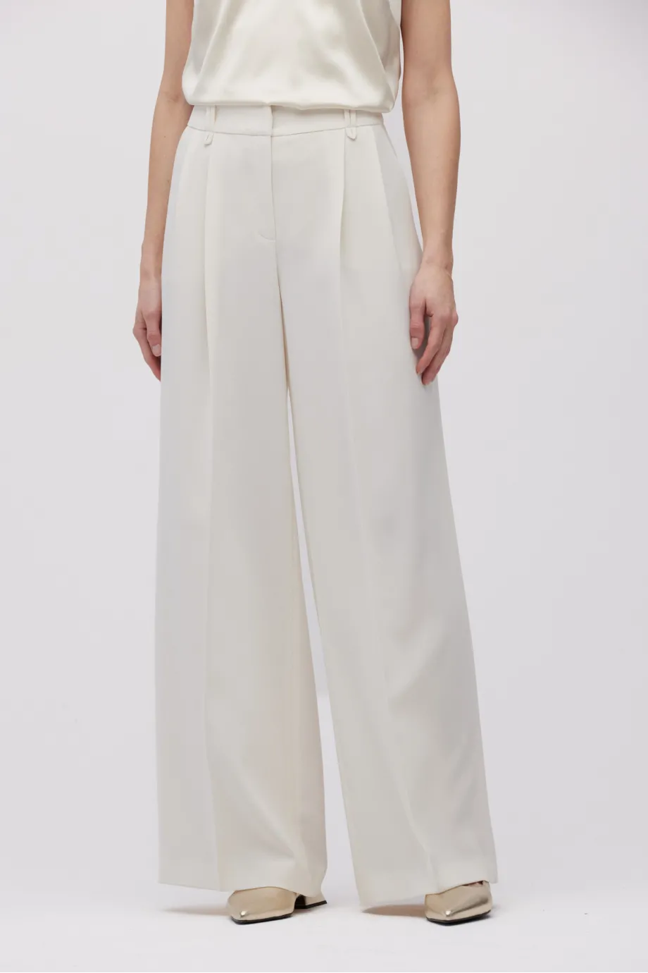 Pantaloni largi eleganti albi Pantaloni largi eleganti albi