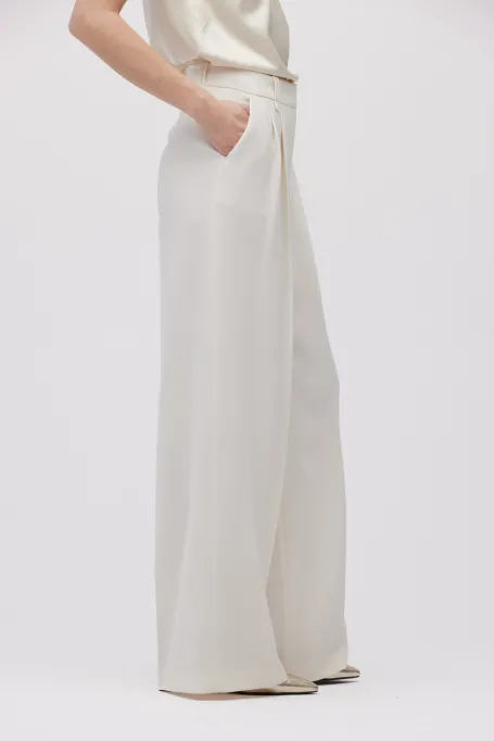 Pantaloni largi eleganti albi Pantaloni largi eleganti albi