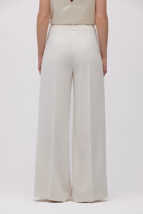 Pantaloni largi eleganti albi Pantaloni largi eleganti albi