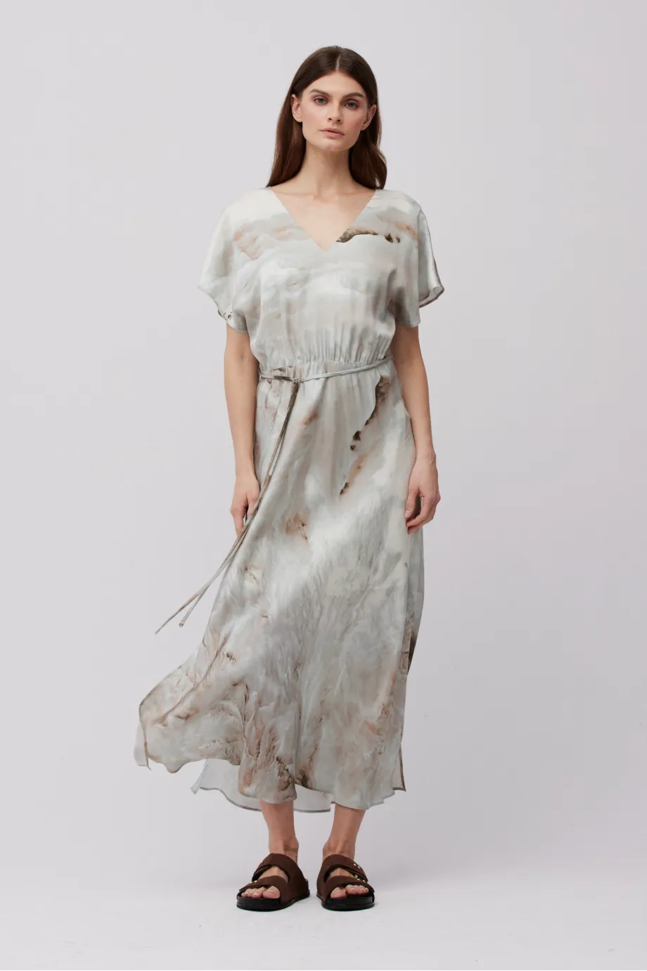 Rochie midi lejeră cu model Rochie midi lejeră cu model