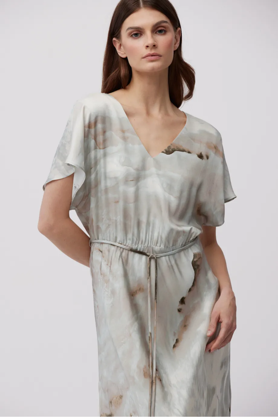Rochie midi lejeră cu model Rochie midi lejeră cu model