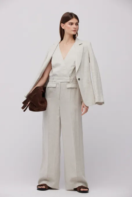 Salopetă de in bej cu picioare largi