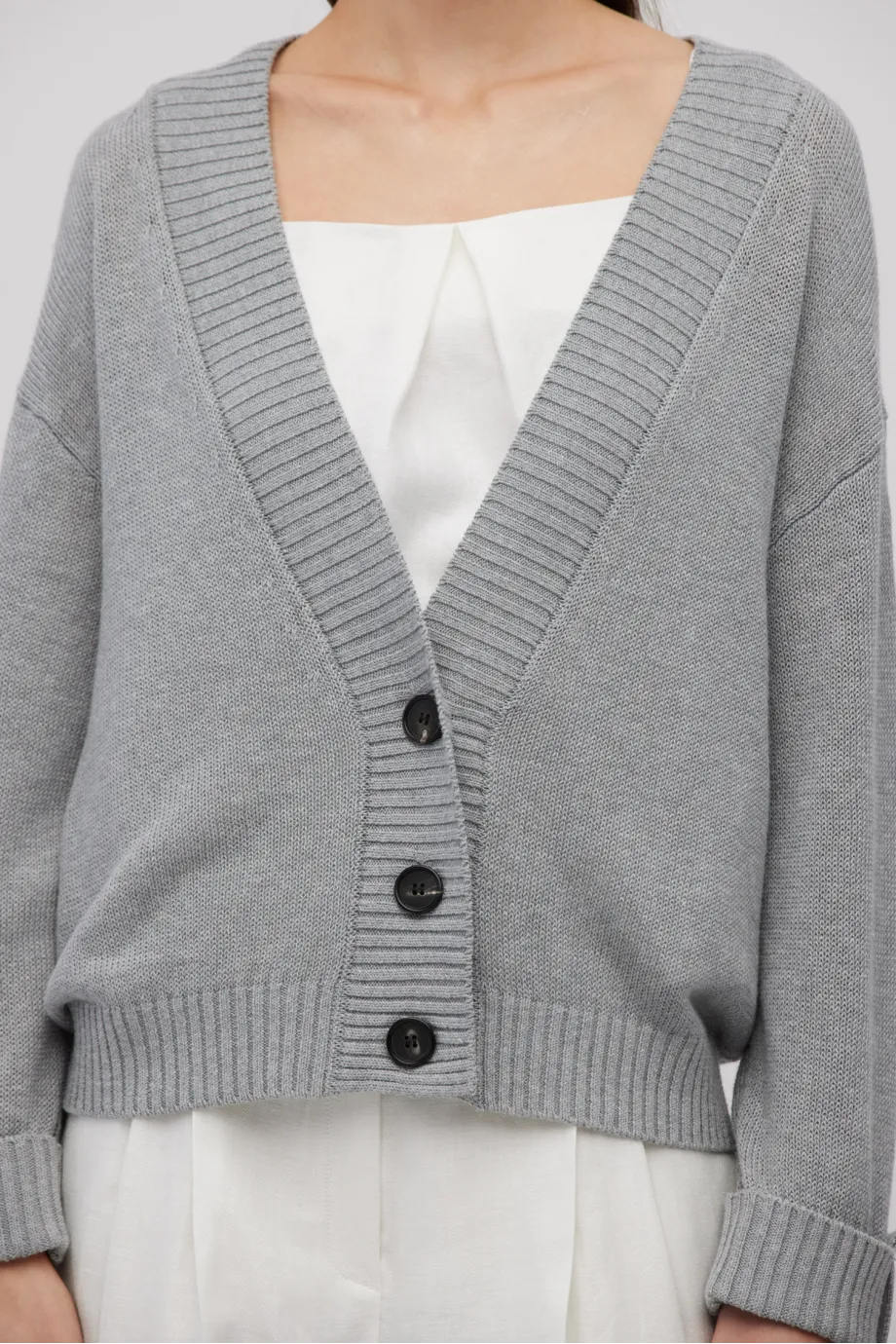 Cardigan gri din in Cardigan gri din in