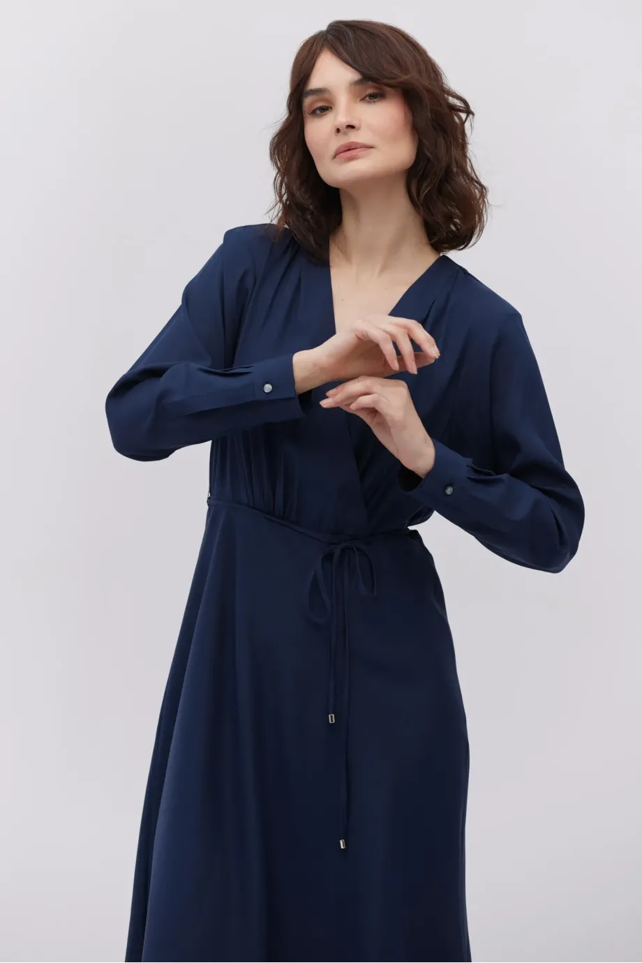 Rochie bleumarin din mătase Rochie bleumarin din mătase