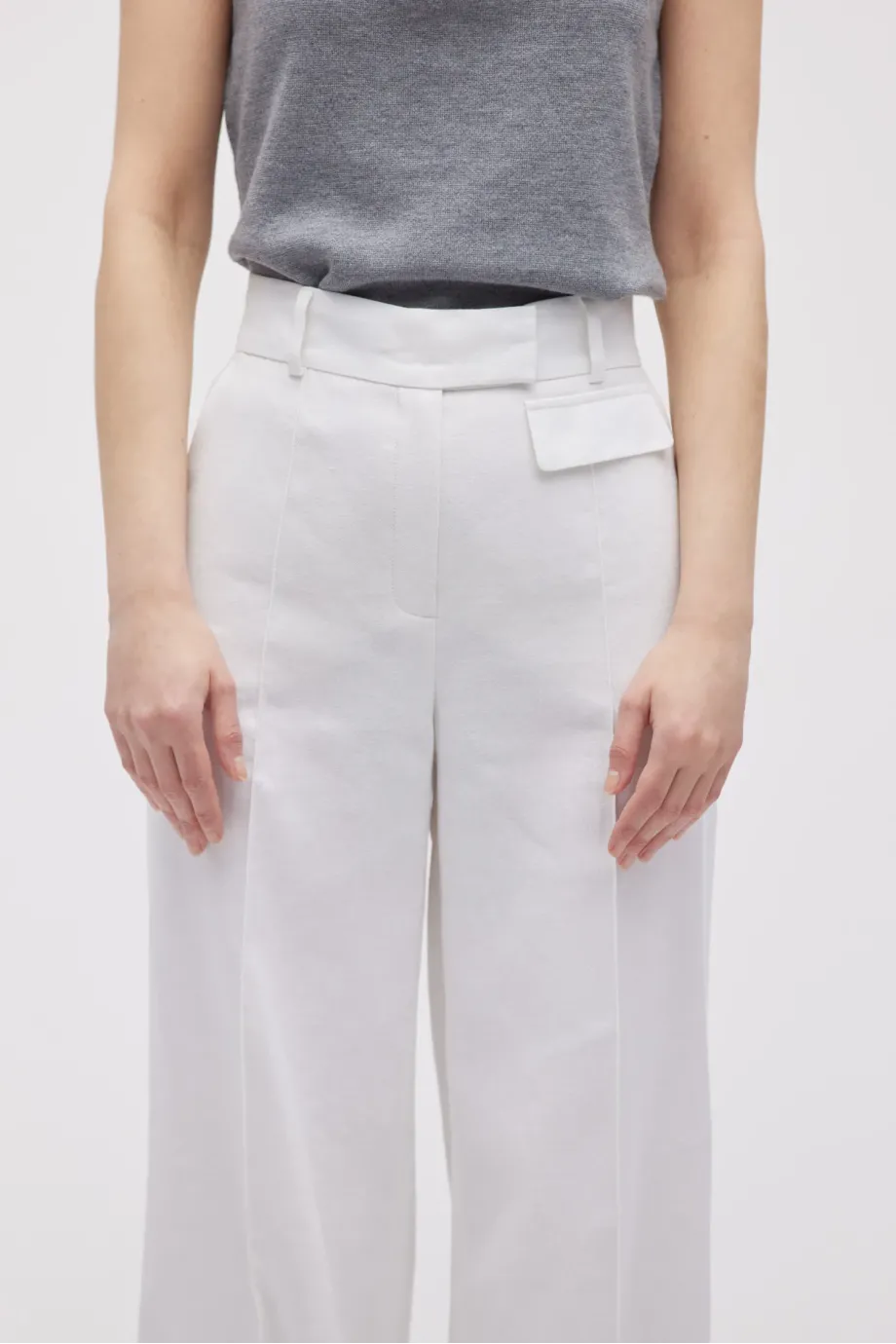 Pantaloni albi din in Pantaloni albi din in