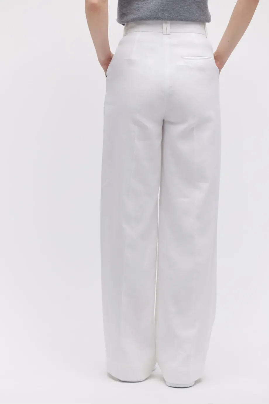 Pantaloni albi din in Pantaloni albi din in