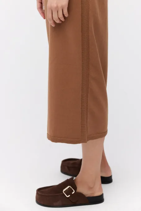 Șlapi maro slip-on din piele de căprioară