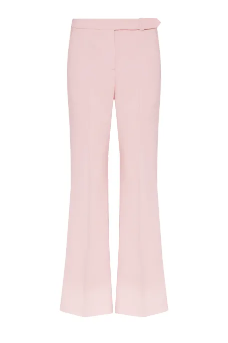 Pantaloni roz pudrat pentru un costum