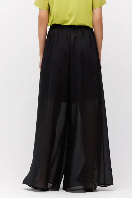 Pantaloni negri cu picioare largi
