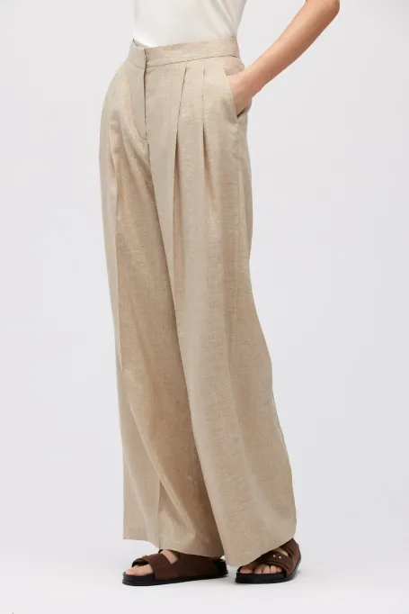 Pantaloni bej din in