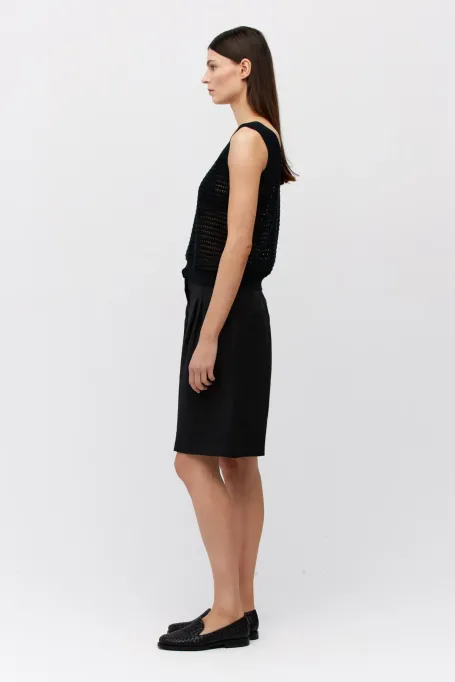 Pantaloni scurți negri din in, cu buzunare