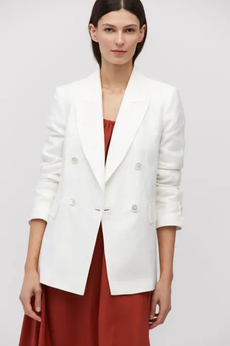 Jachetă de costum albă din in