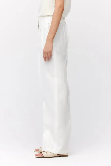 Pantaloni largi din in alb