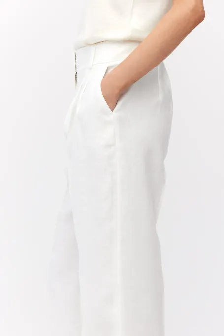 Pantaloni largi din in alb