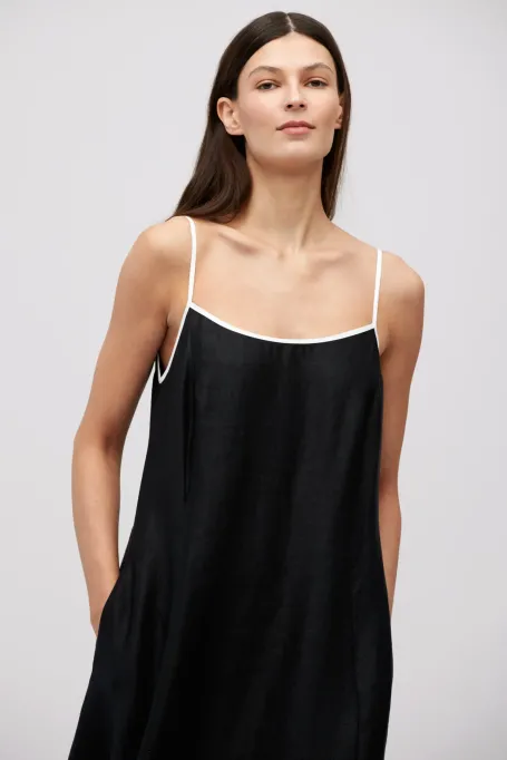 Rochie neagra din in Rochie neagra din in
