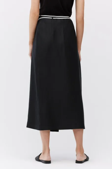 Fusta de in neagra cu cravata Fusta de in neagra cu cravata