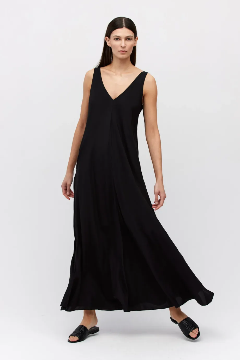 Rochie maxi neagră din mătase, în formă de trapez Rochie maxi neagră din mătase, în formă de trapez