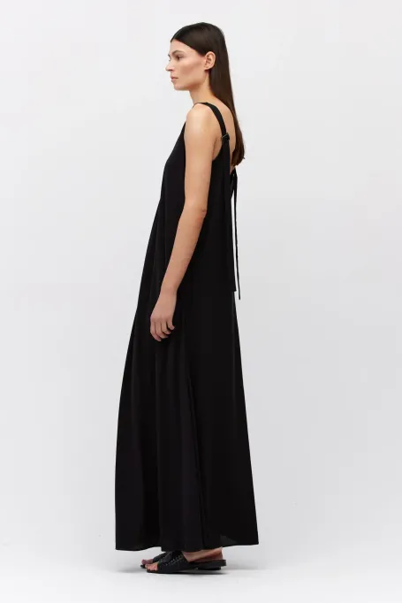 Rochie maxi neagră din mătase, în formă de trapez Rochie maxi neagră din mătase, în formă de trapez