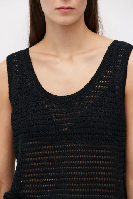 Top negru din in tricotat ajurat