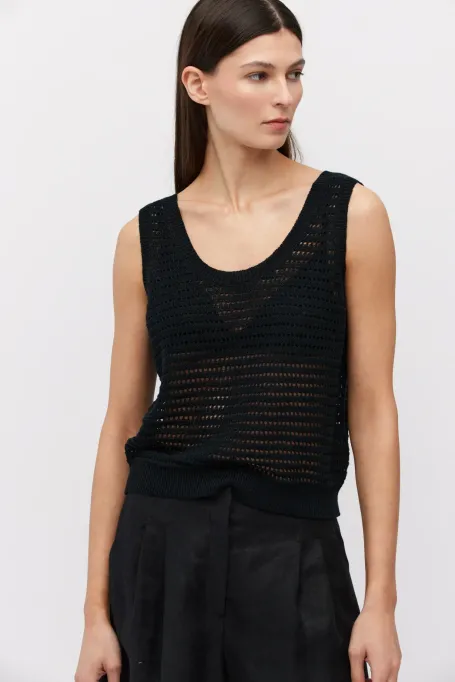 Top negru din in tricotat ajurat