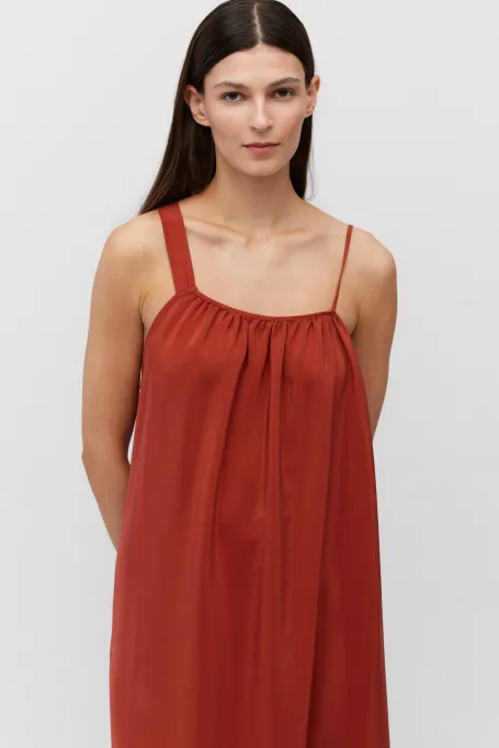 Rochie lejeră din mătase trapez