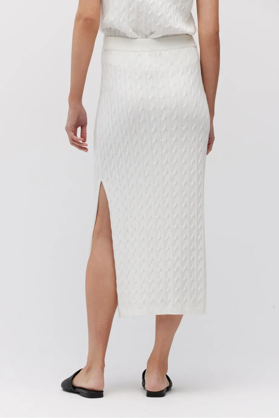 Fusta albă din tricot cablu Fusta albă din tricot cablu