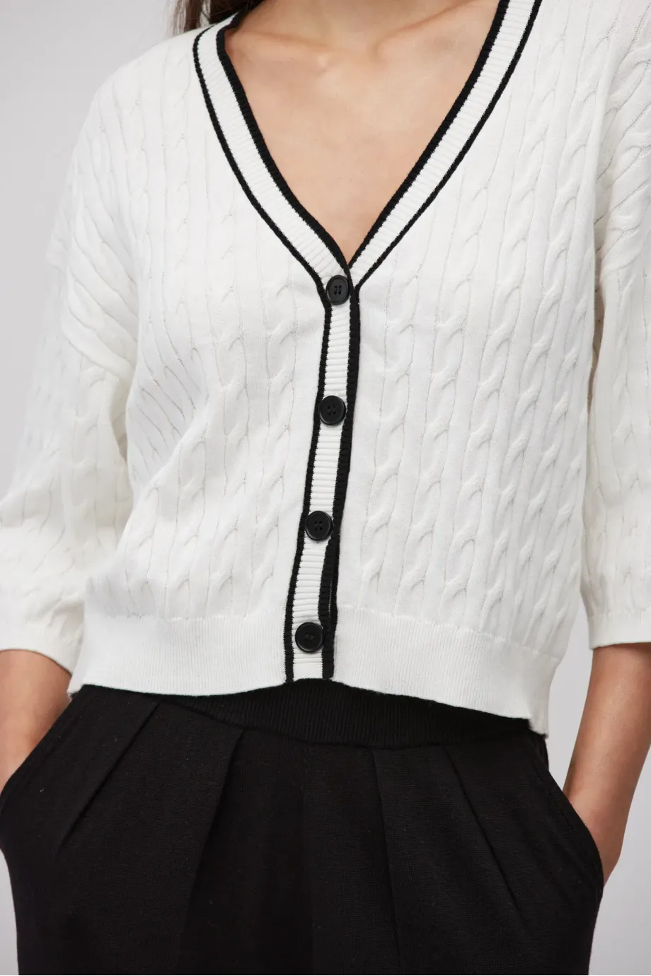 Cardigan alb din tricot cablu Cardigan alb din tricot cablu