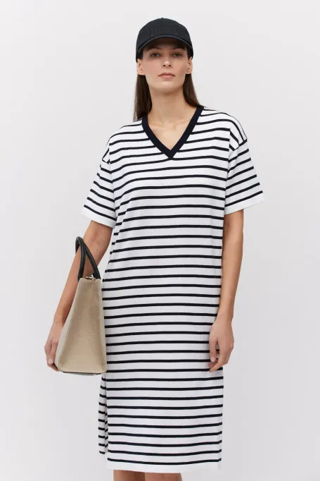 Rochie tub cu dungi albe Rochie tub cu dungi albe