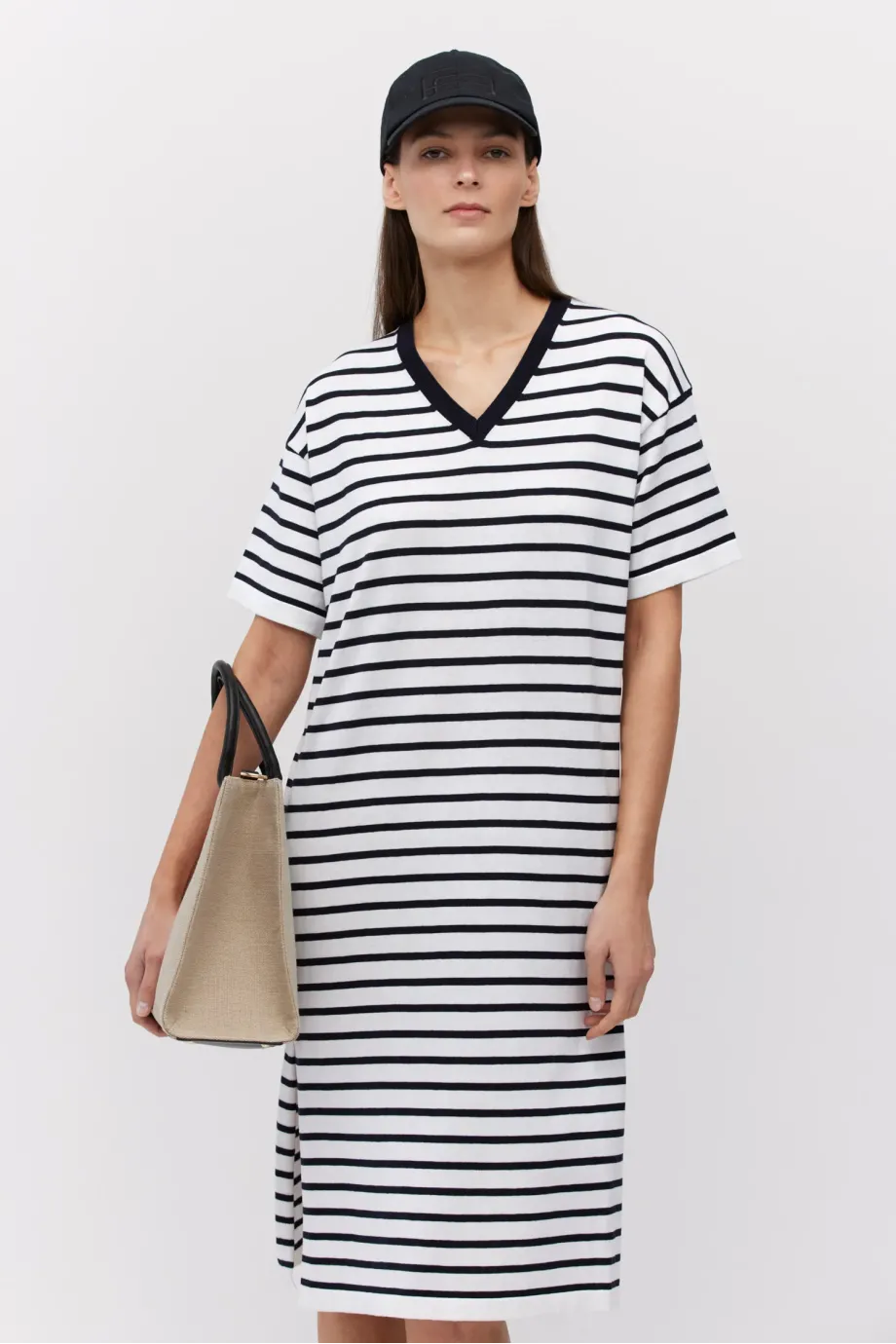 Rochie tub cu dungi albe Rochie tub cu dungi albe