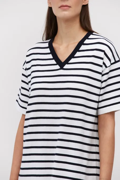 Rochie tub cu dungi albe Rochie tub cu dungi albe