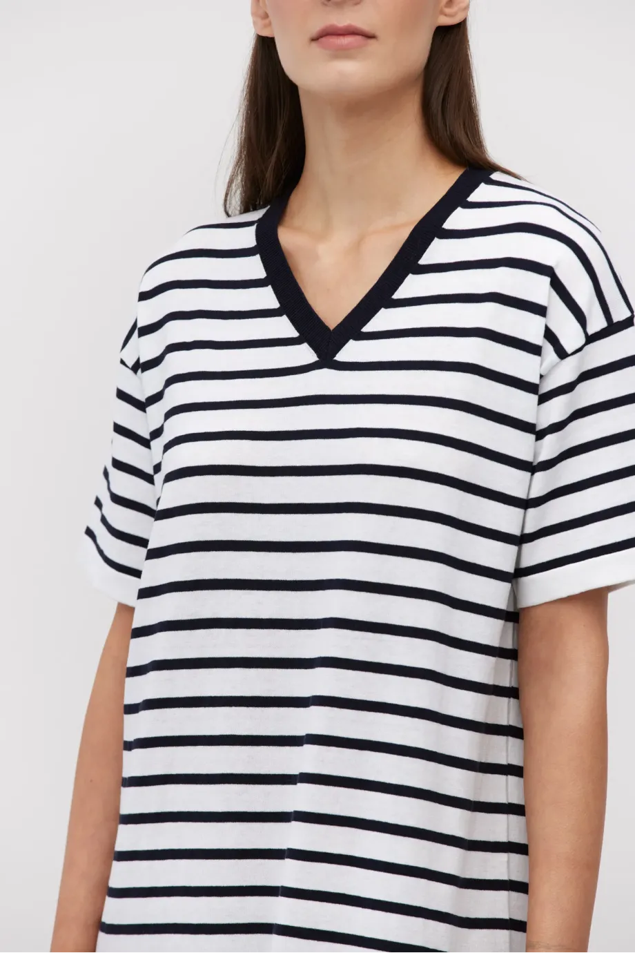 Rochie tub cu dungi albe Rochie tub cu dungi albe