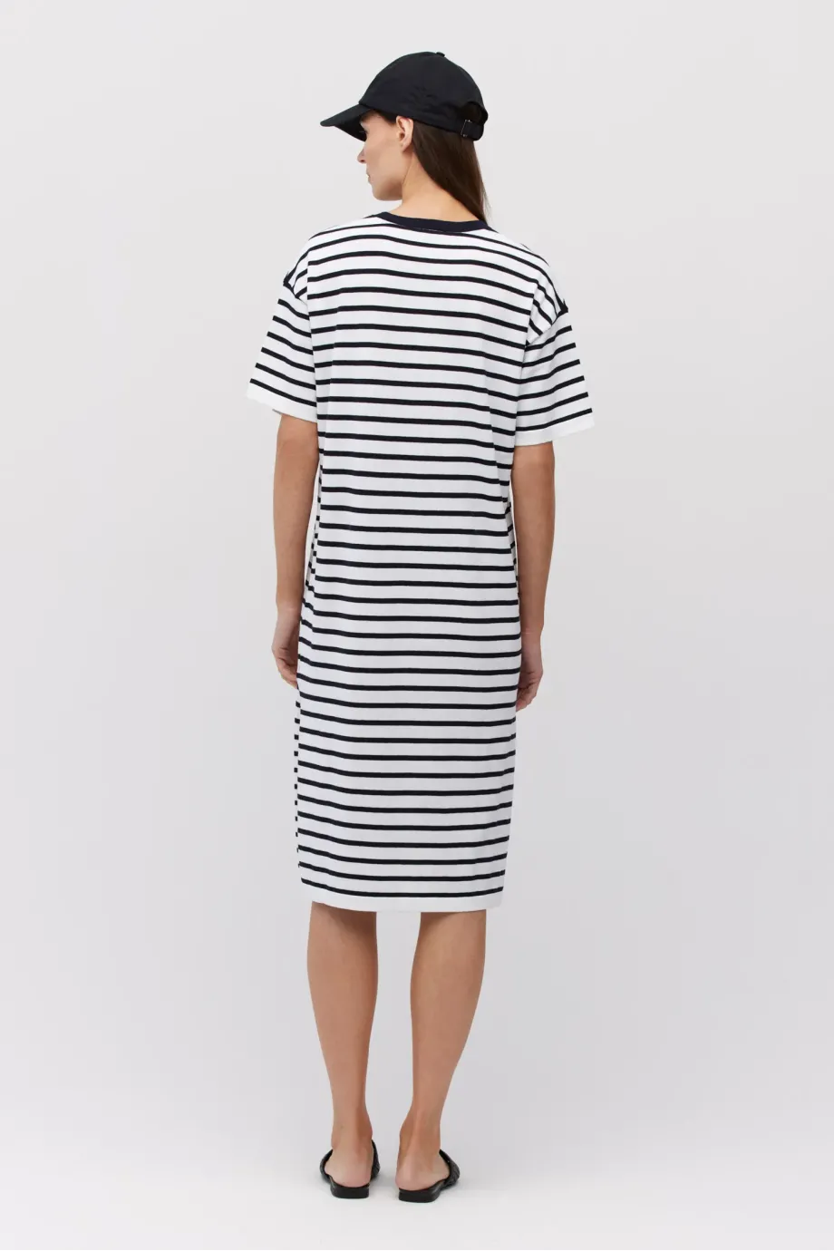 Rochie tub cu dungi albe Rochie tub cu dungi albe