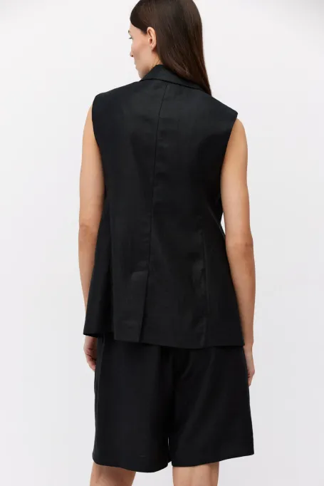 Vesta neagra din in Vesta neagra din in
