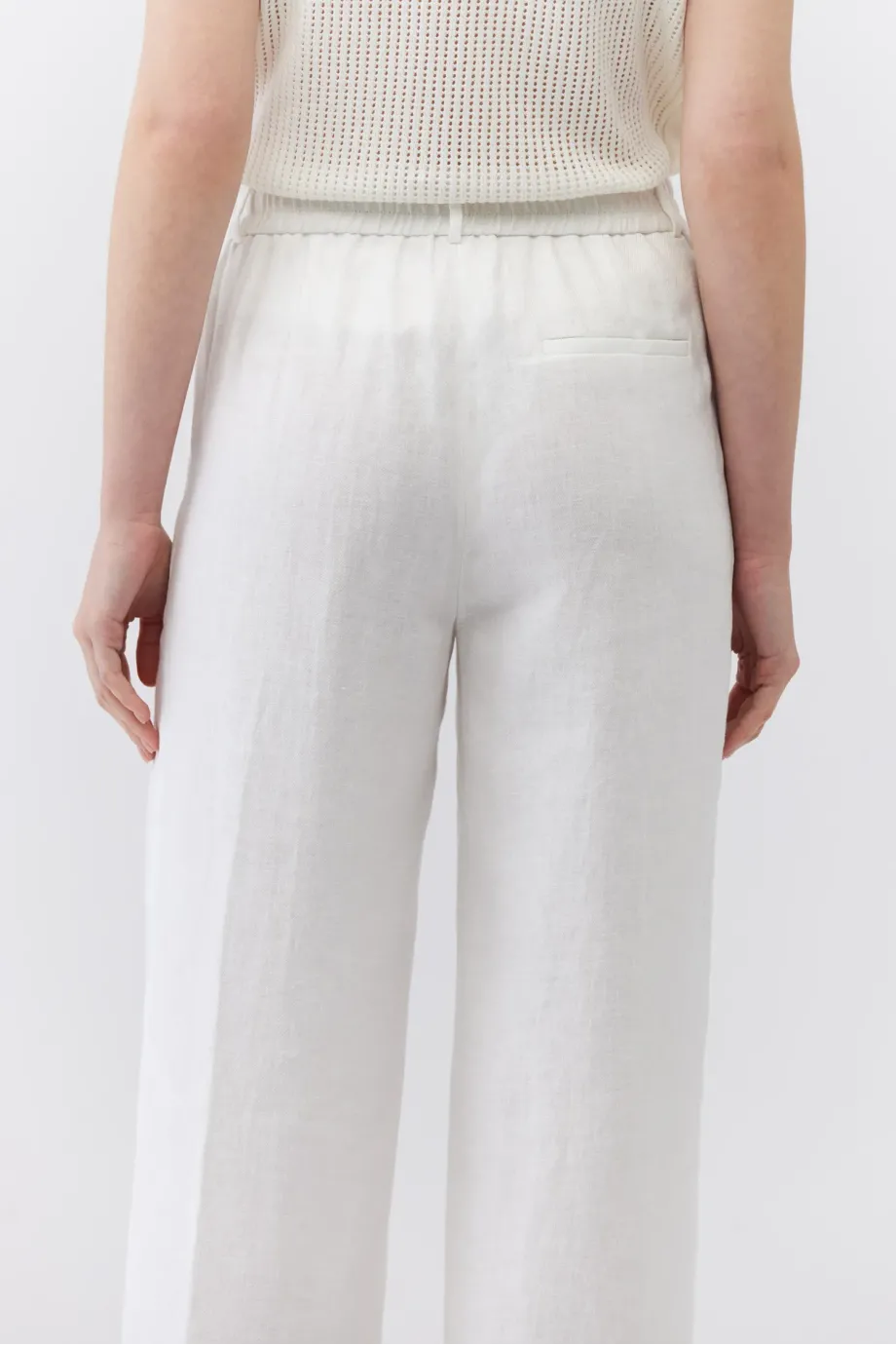 Pantaloni albi largi din in Pantaloni albi largi din in