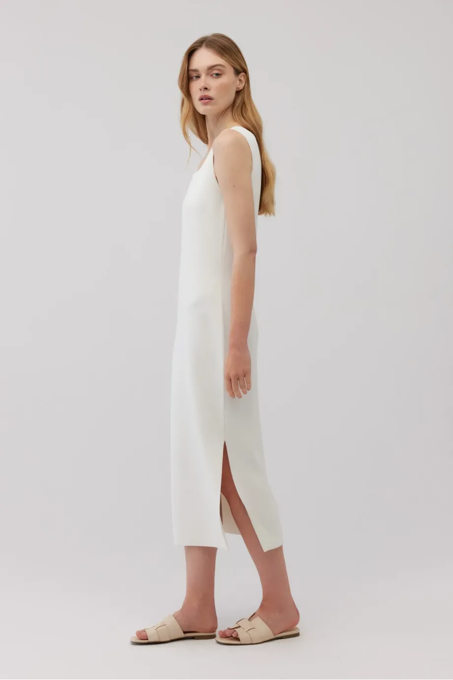 Rochie midi albă cu decolteu pătrat Rochie midi albă cu decolteu pătrat
