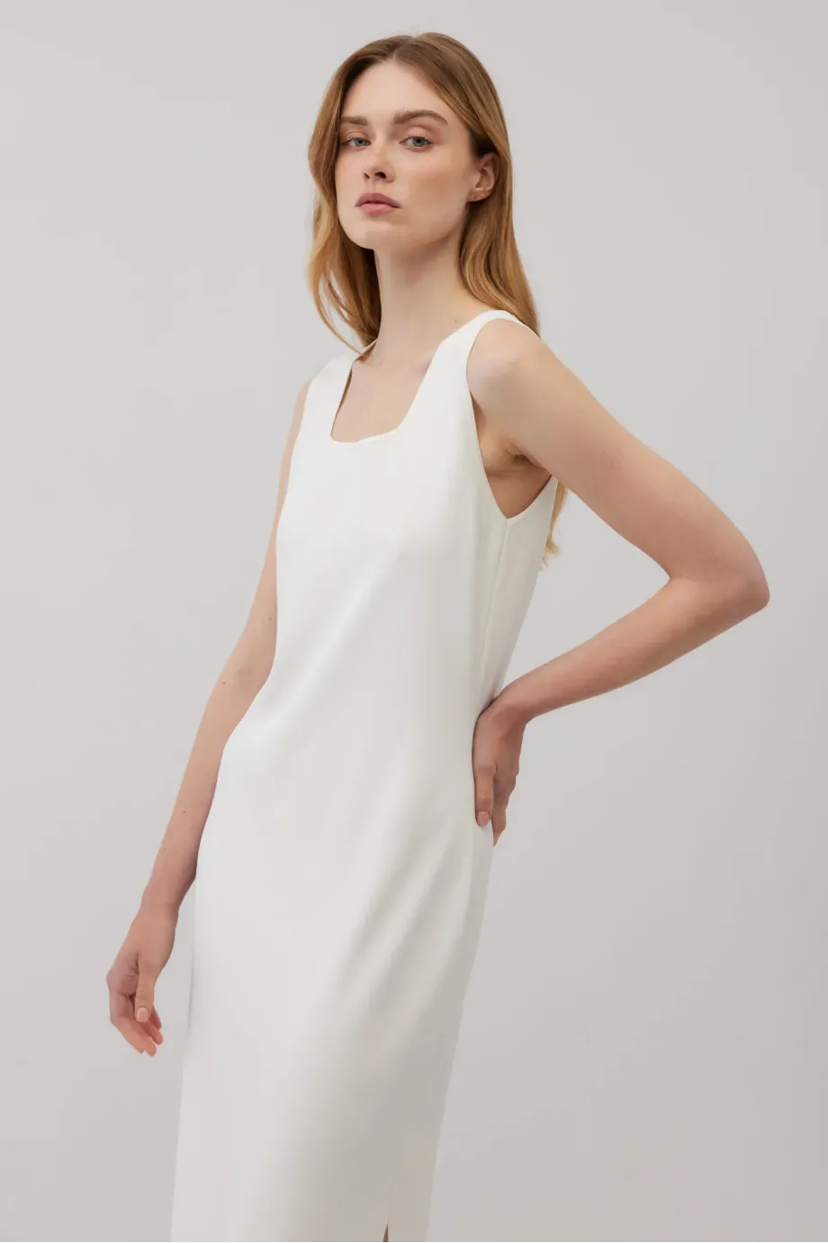 Rochie midi albă cu decolteu pătrat Rochie midi albă cu decolteu pătrat