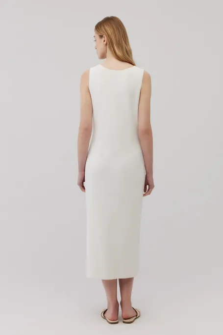 Rochie midi albă cu decolteu pătrat Rochie midi albă cu decolteu pătrat