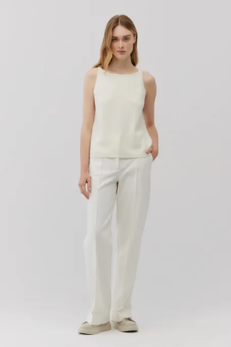 Top cu halter alb din lana merinos