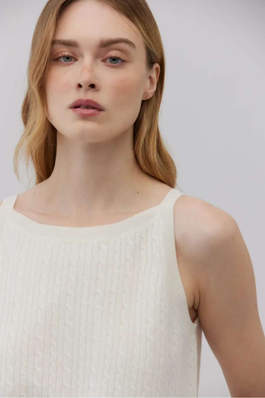 Top cu halter alb din lana merinos Top cu halter alb din lana merinos