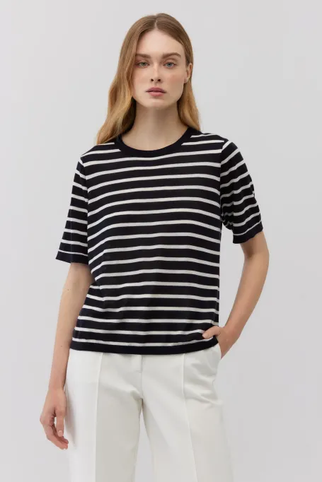 Tricou cu dungi albe și bleumarin din lyocell și cașmir