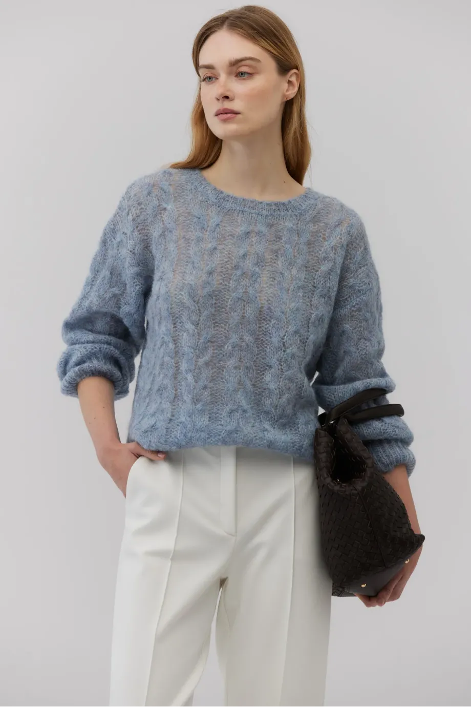 Pulover din lana de alpaca albastru deschis Pulover din lana de alpaca albastru deschis