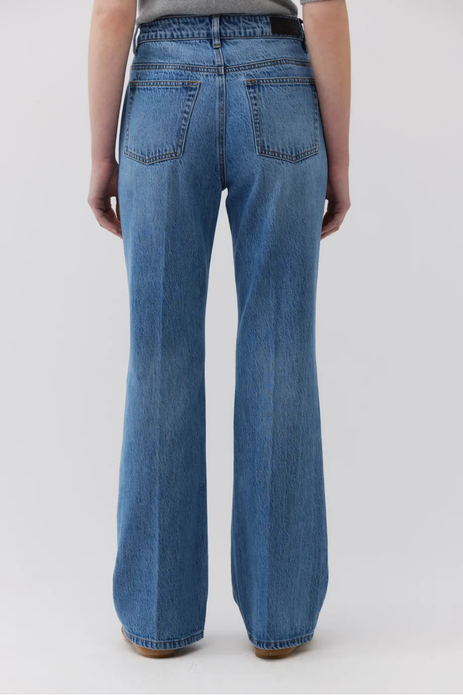 Blugi bootcut cu talie înaltă Blugi bootcut cu talie înaltă